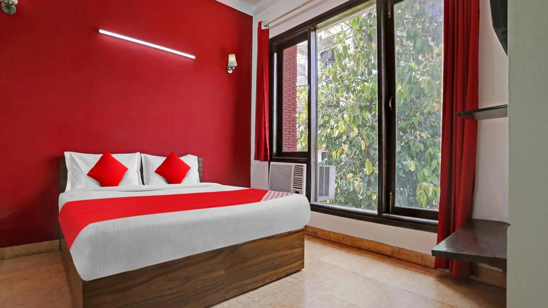 Hotel O White Lily Residency Gurgaon 3*,