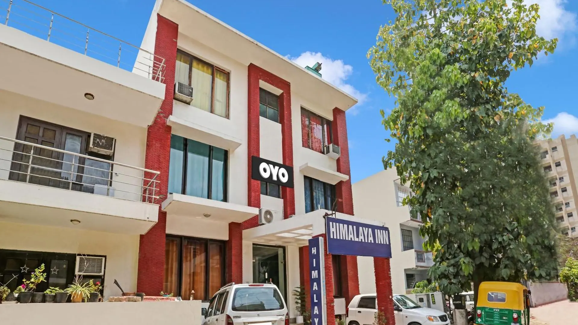 Hotel O White Lily Residency Gurgaon Inde