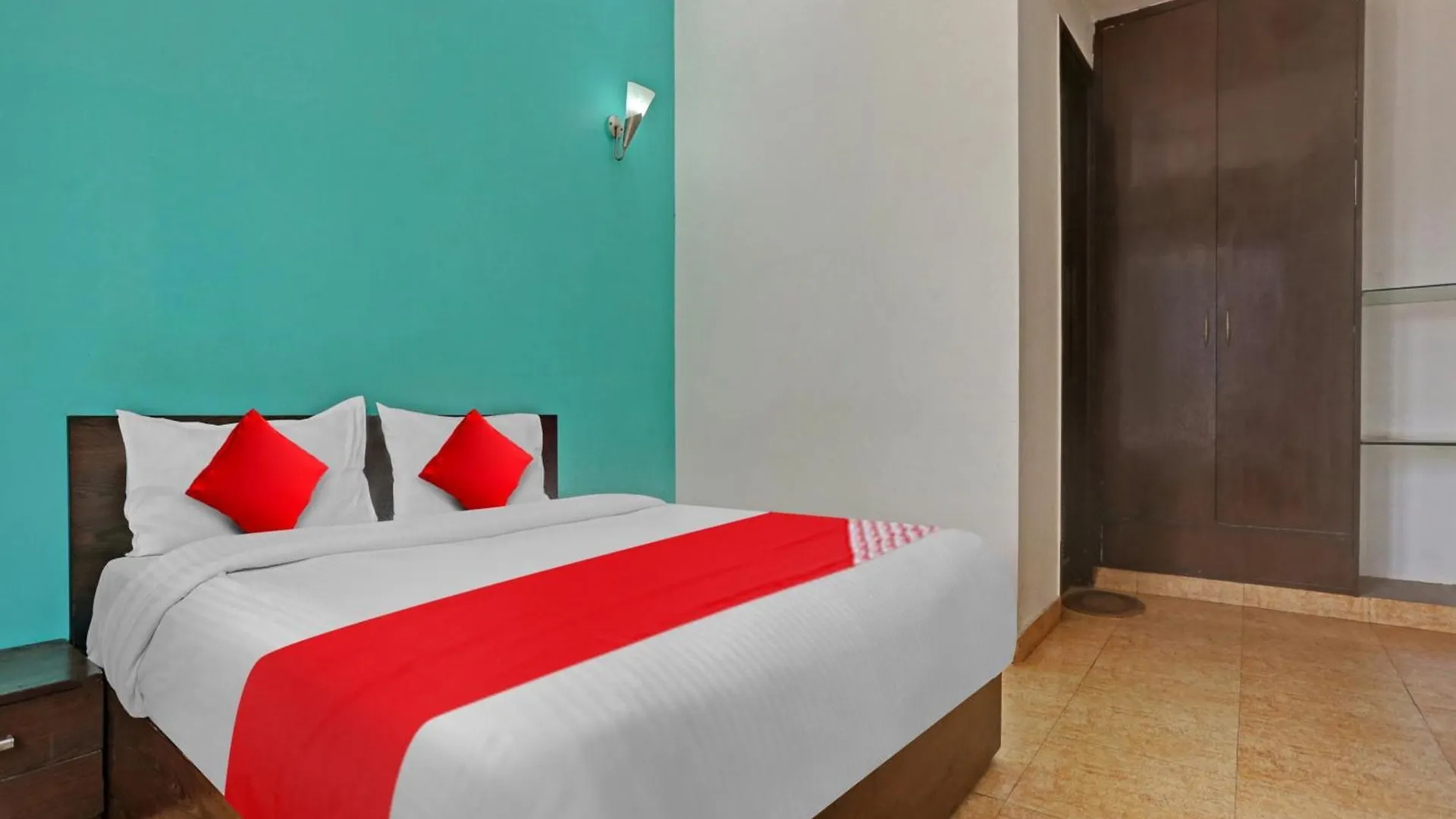 Hotel O White Lily Residency Gurgaon 3*,